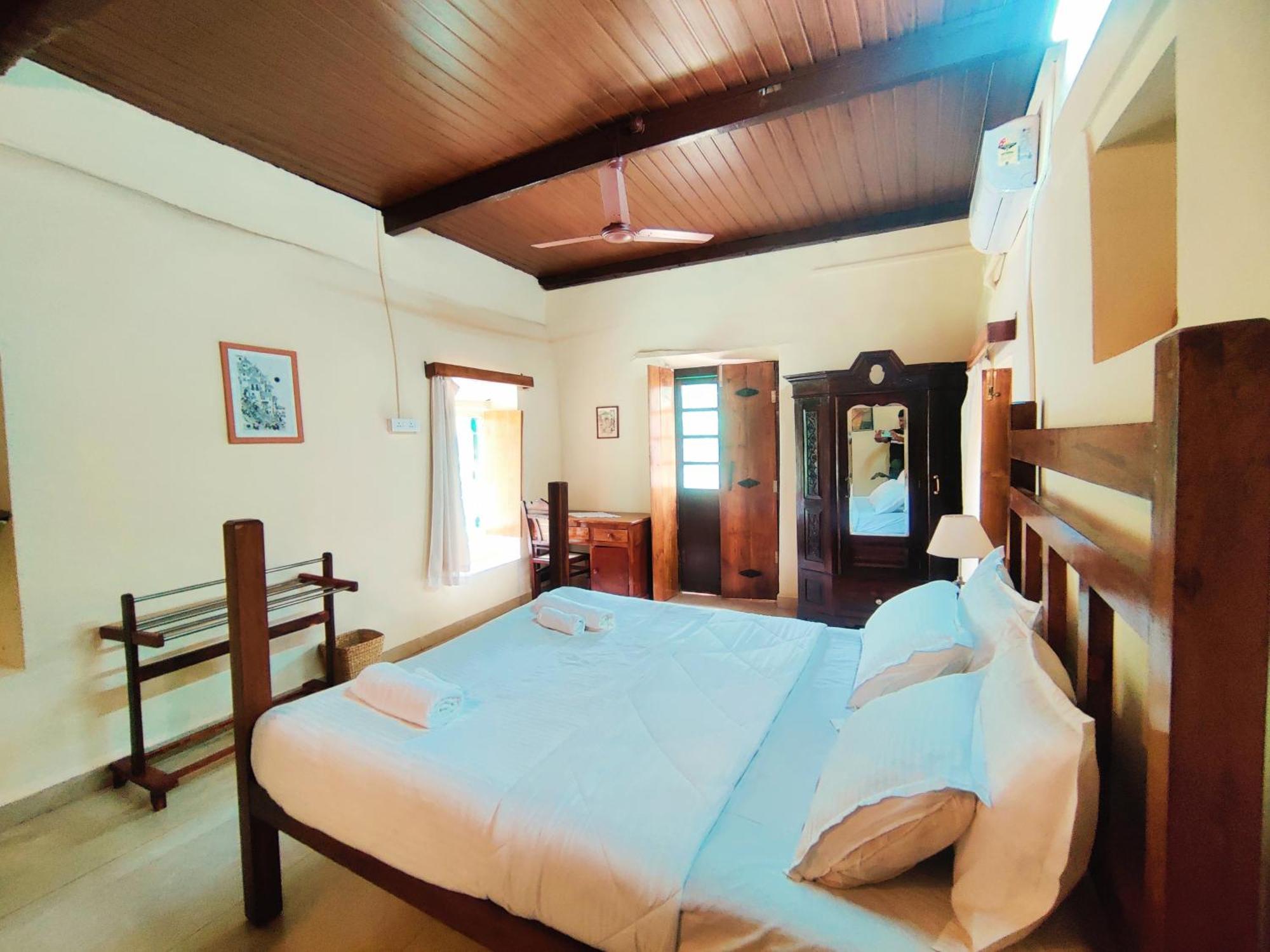 The Bungalow Bogmalo An 1880 Indo Portuguese Heritage Beach Villa South Goa Eksteriør billede